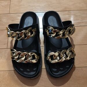 Aubrielle Chain Slides - Black
Size: 9